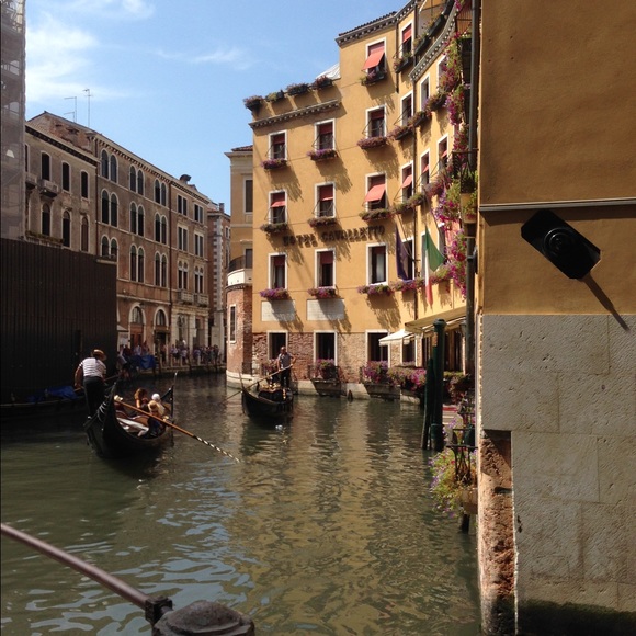 Meet your Posher, Heidi - Picture 4 of 6